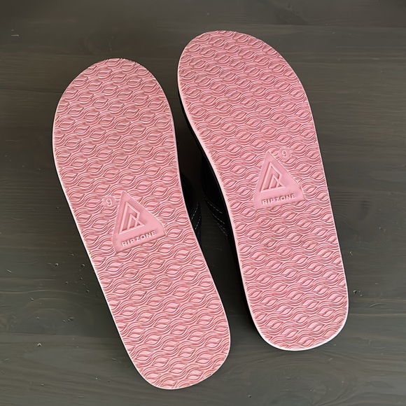 Ripzone Flip Flops - Picture 2 of 4